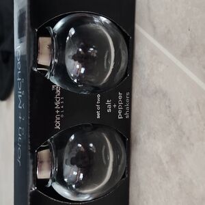 𝅺JOHN michael glass salt & pepper shakers set of 2